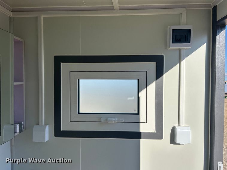 image for item MO9198 Bastone mobile restroom 