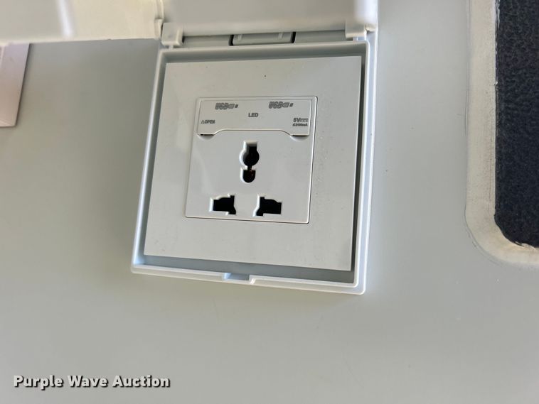 image for item MO9198 Bastone mobile restroom 