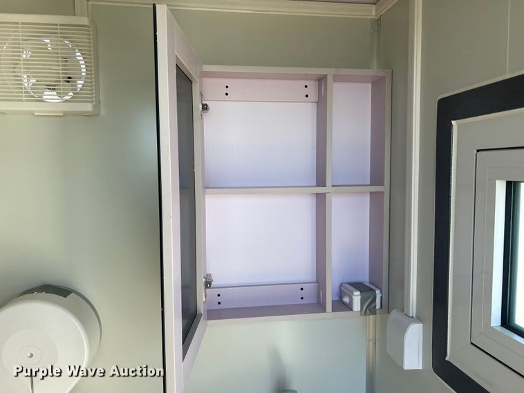 image for item MO9198 Bastone mobile restroom 