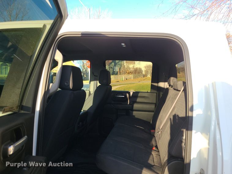 image for item MQ9616 2020 Chevrolet  Silverado 2500HD Crew Cab pickup truck