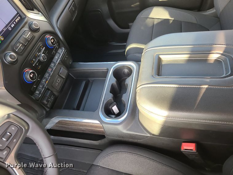 image for item MQ9616 2020 Chevrolet  Silverado 2500HD Crew Cab pickup truck