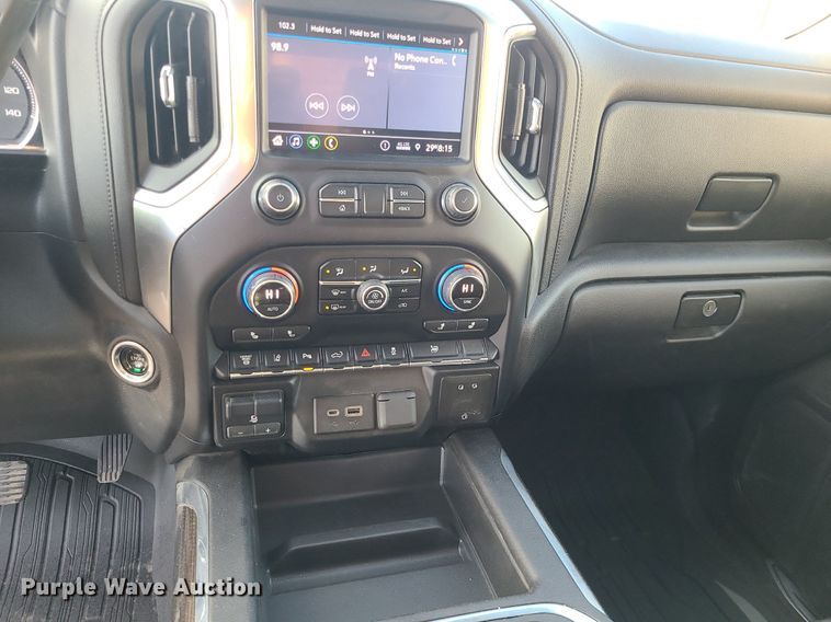 image for item MQ9616 2020 Chevrolet  Silverado 2500HD Crew Cab pickup truck