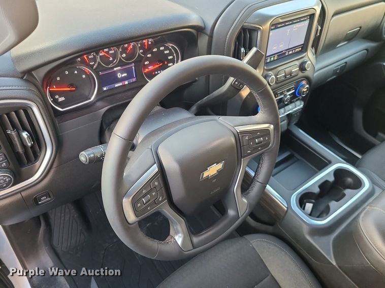 image for item MQ9616 2020 Chevrolet  Silverado 2500HD Crew Cab pickup truck