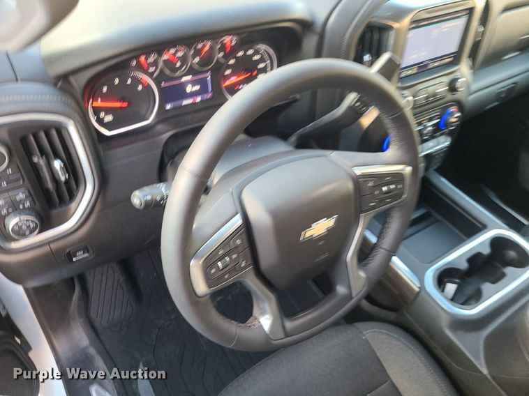 image for item MQ9616 2020 Chevrolet  Silverado 2500HD Crew Cab pickup truck