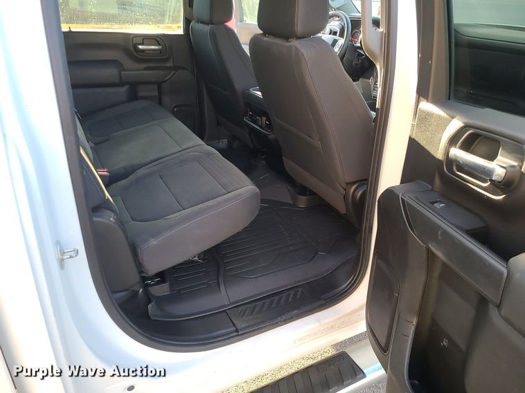 image for item MQ9616 2020 Chevrolet  Silverado 2500HD Crew Cab pickup truck