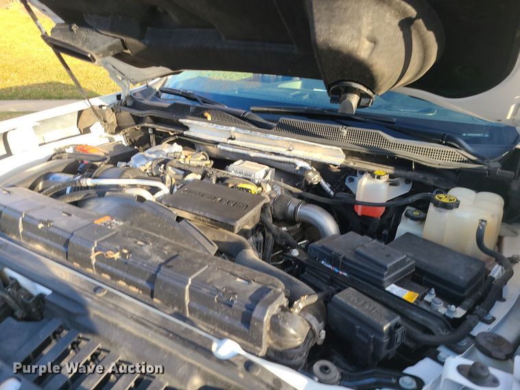 image for item MQ9616 2020 Chevrolet  Silverado 2500HD Crew Cab pickup truck