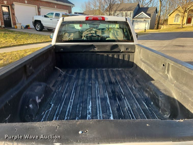 image for item MQ9618 2016 Chevrolet Silverado 1500 pickup truck