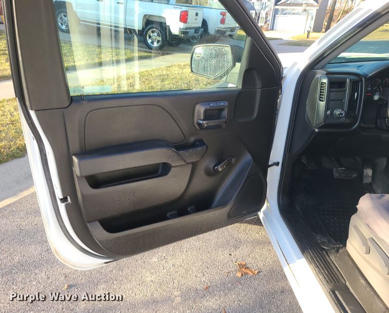 image for item MQ9618 2016 Chevrolet Silverado 1500 pickup truck