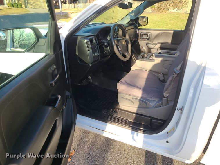 image for item MQ9618 2016 Chevrolet Silverado 1500 pickup truck