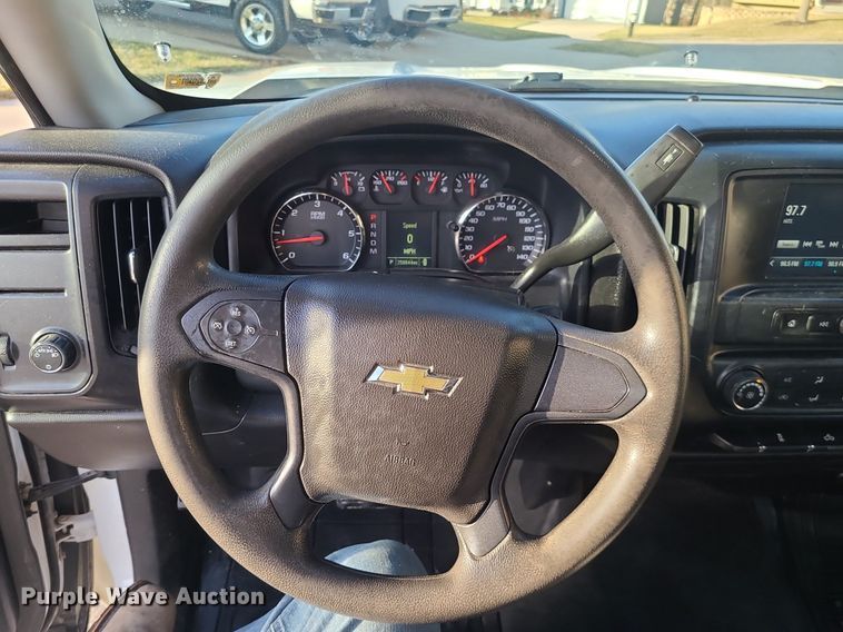 image for item MQ9618 2016 Chevrolet Silverado 1500 pickup truck