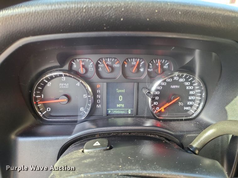 image for item MQ9618 2016 Chevrolet Silverado 1500 pickup truck