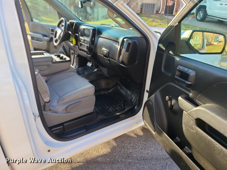 image for item MQ9618 2016 Chevrolet Silverado 1500 pickup truck