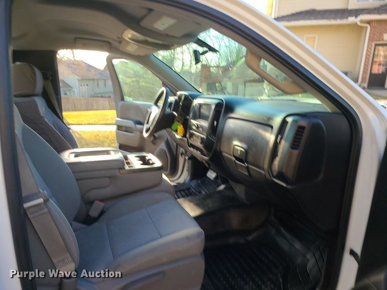 image for item MQ9618 2016 Chevrolet Silverado 1500 pickup truck