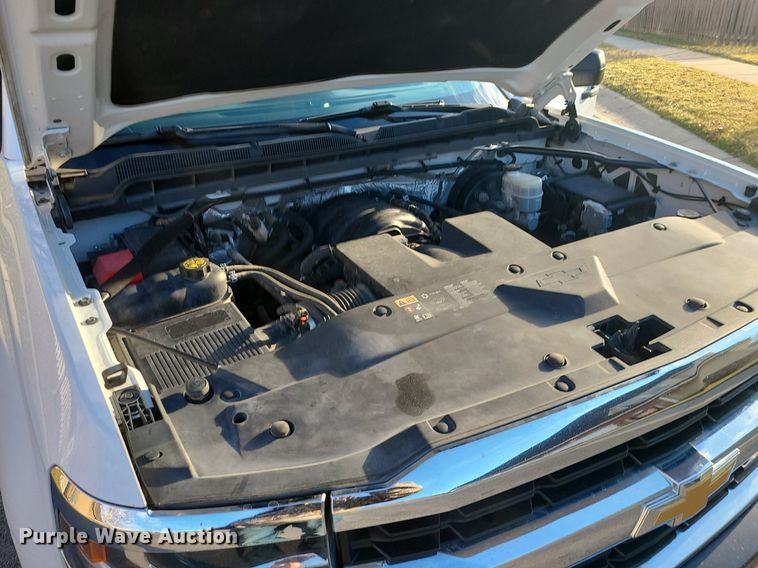 image for item MQ9618 2016 Chevrolet Silverado 1500 pickup truck