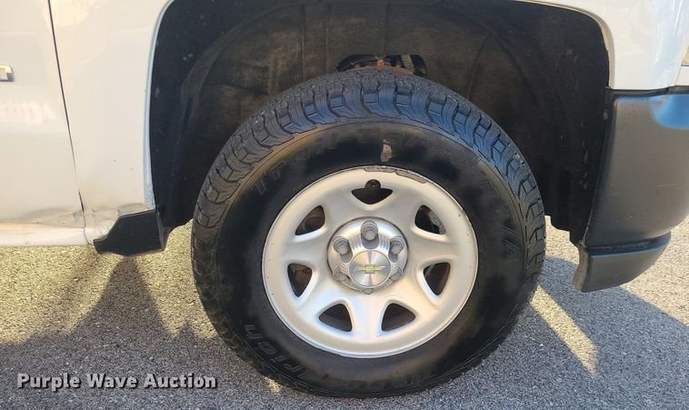 image for item MQ9618 2016 Chevrolet Silverado 1500 pickup truck