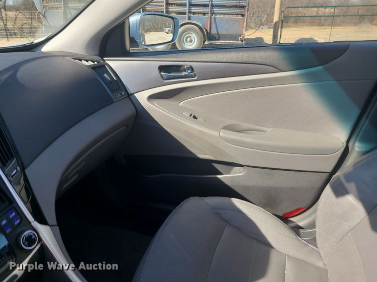 image for item MQ9669 2012 Hyundai  Sonata 