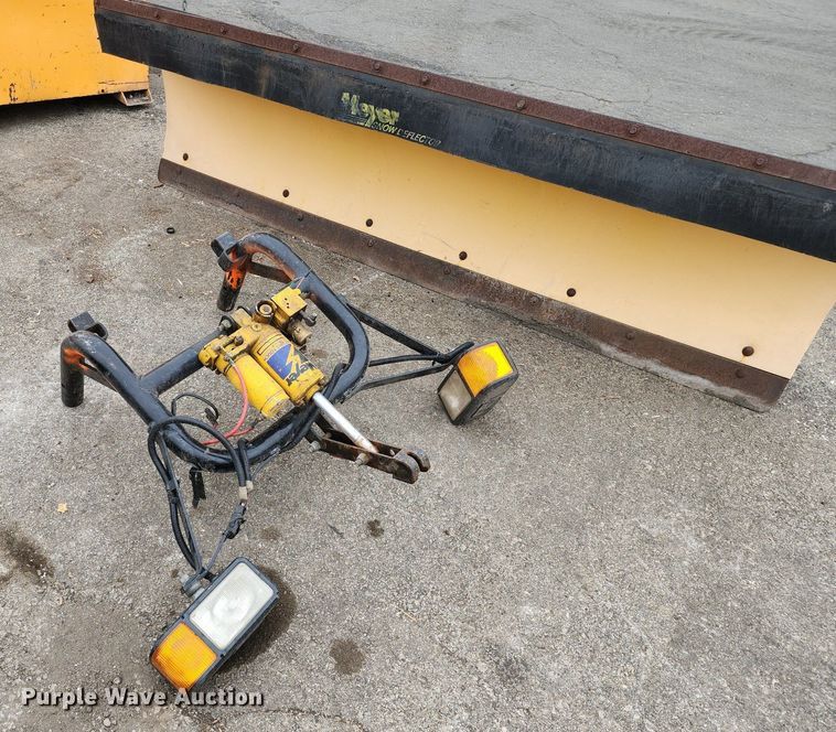 image for item MQ9673 Meyer snow plow