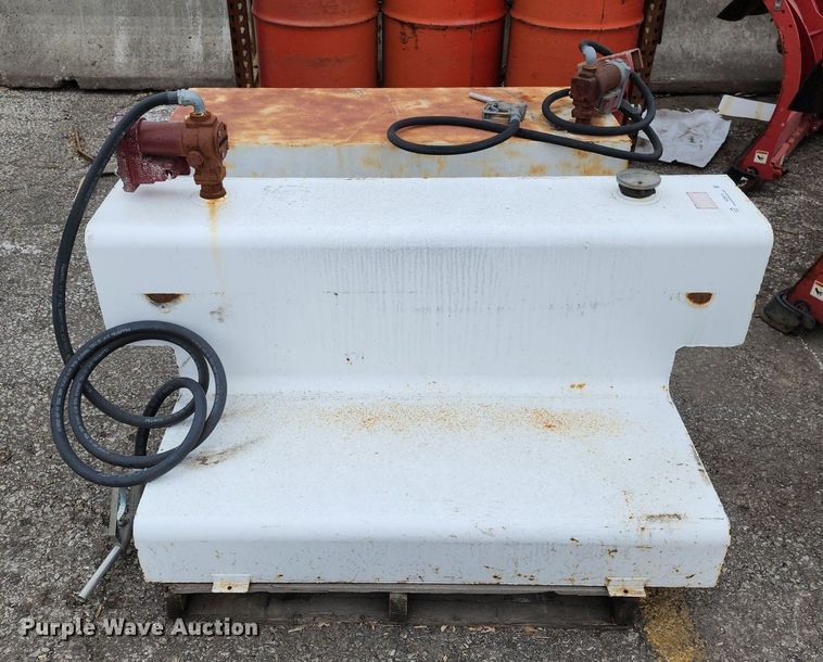 image for item MQ9674 (2) auxiliary fuel tanks