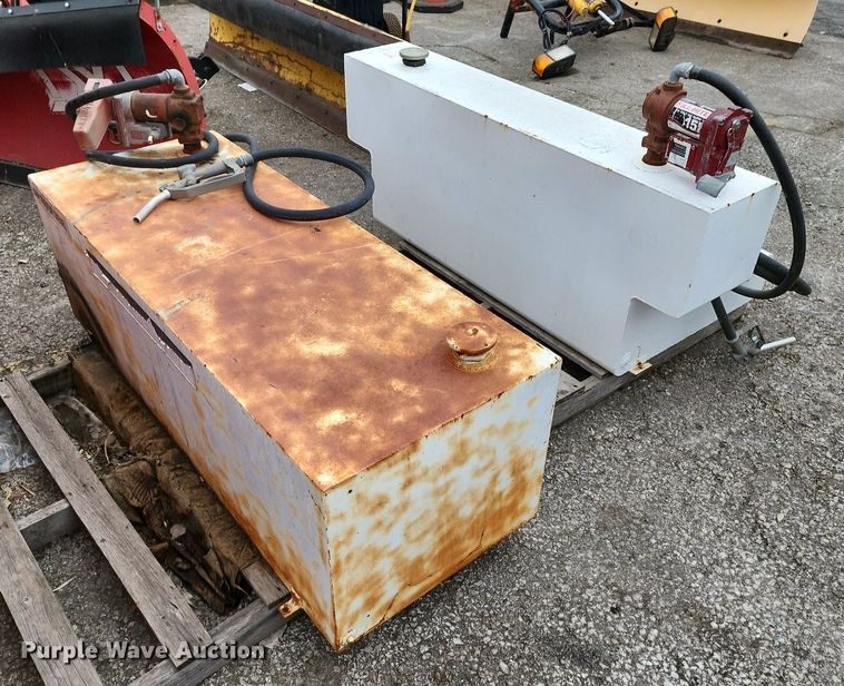 image for item MQ9674 (2) auxiliary fuel tanks