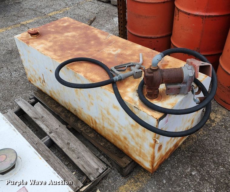 image for item MQ9674 (2) auxiliary fuel tanks