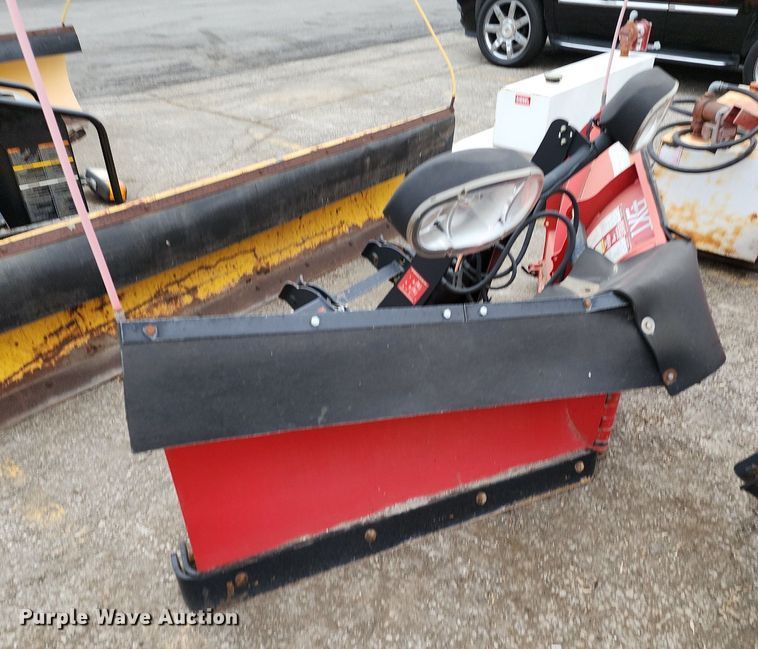 image for item MQ9676 The Boss Power-V DXT snow plow 