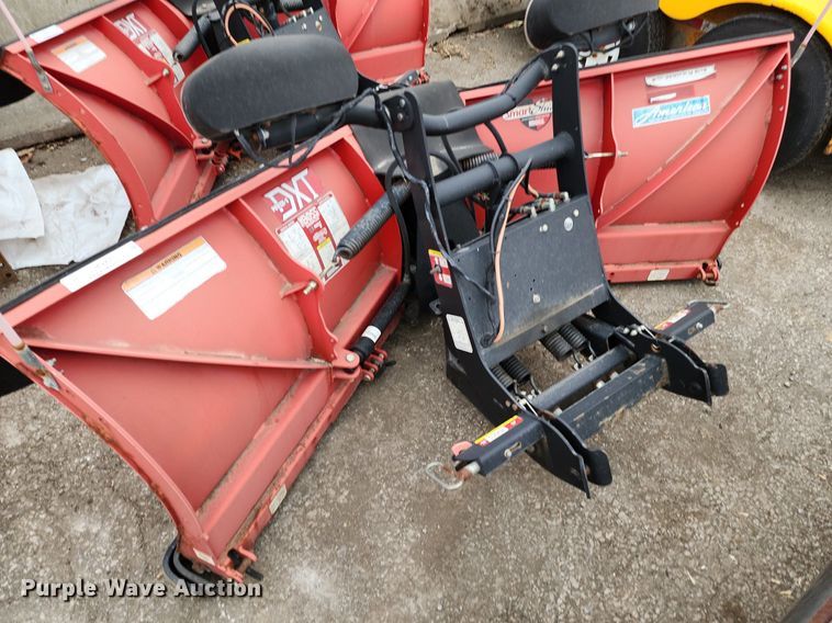 image for item MQ9676 The Boss Power-V DXT snow plow 
