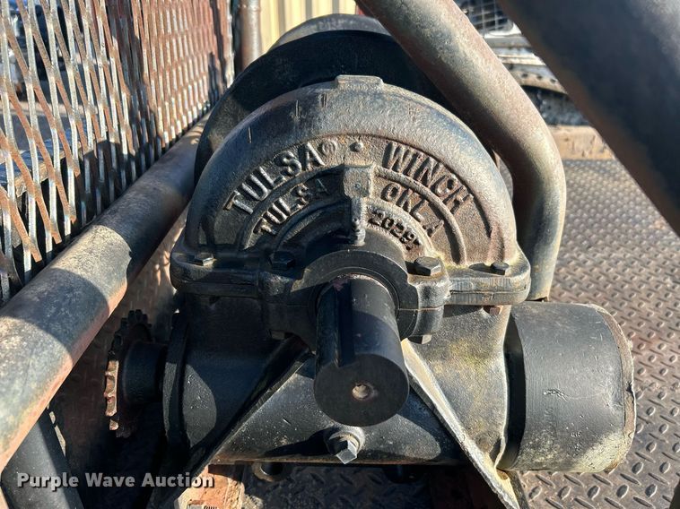 image for item NB9323 Steel winch flatbed