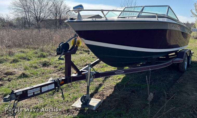 image for item NB9333 1981 Thunderbird F-20 LS boat