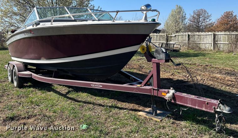 image for item NB9333 1981 Thunderbird F-20 LS boat