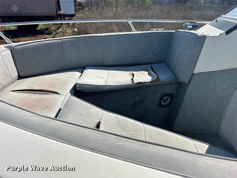 image for item NB9333 1981 Thunderbird F-20 LS boat