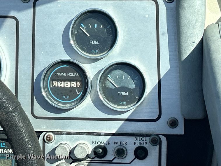 image for item NB9333 1981 Thunderbird F-20 LS boat