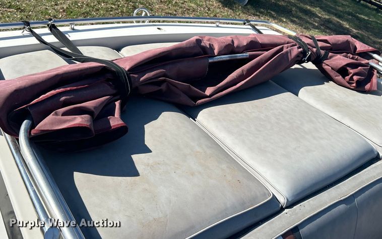 image for item NB9333 1981 Thunderbird F-20 LS boat