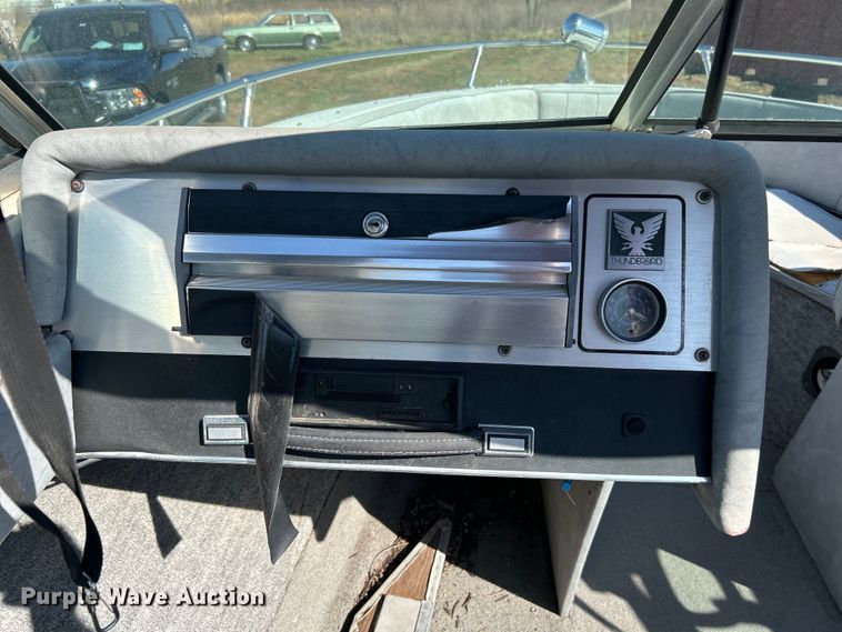 image for item NB9333 1981 Thunderbird F-20 LS boat