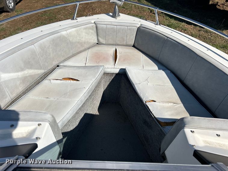 image for item NB9333 1981 Thunderbird F-20 LS boat