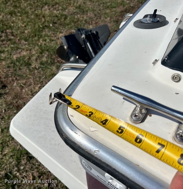 image for item NB9333 1981 Thunderbird F-20 LS boat