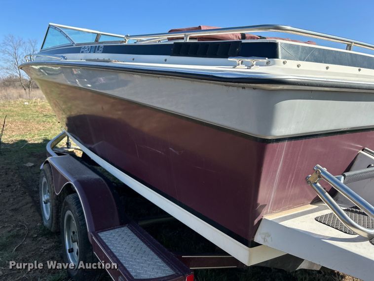 image for item NB9333 1981 Thunderbird F-20 LS boat