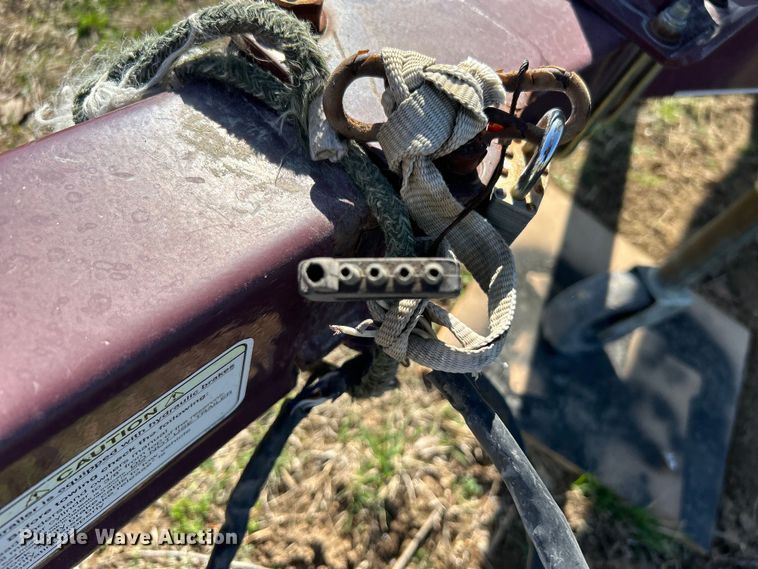 image for item NB9333 1981 Thunderbird F-20 LS boat