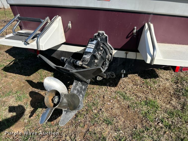 image for item NB9333 1981 Thunderbird F-20 LS boat