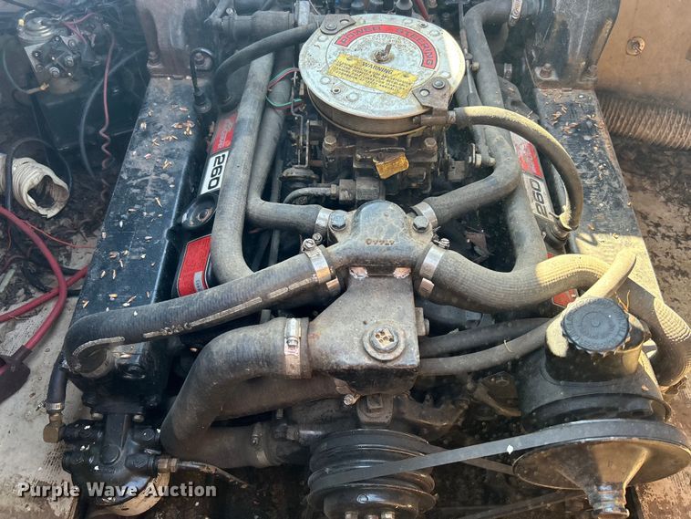 image for item NB9333 1981 Thunderbird F-20 LS boat