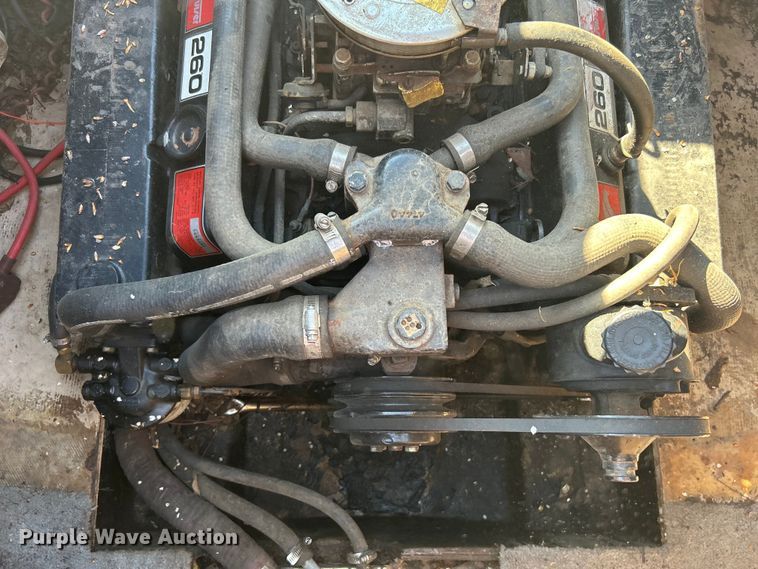 image for item NB9333 1981 Thunderbird F-20 LS boat