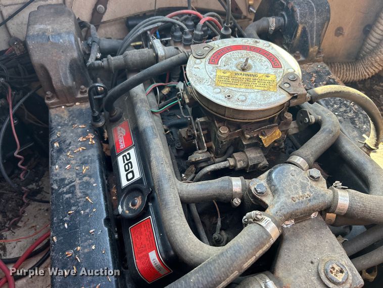 image for item NB9333 1981 Thunderbird F-20 LS boat