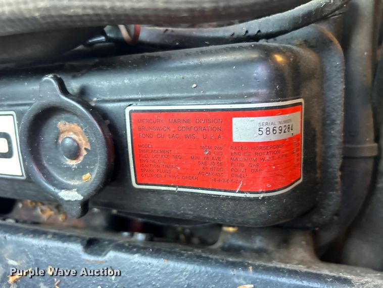 image for item NB9333 1981 Thunderbird F-20 LS boat