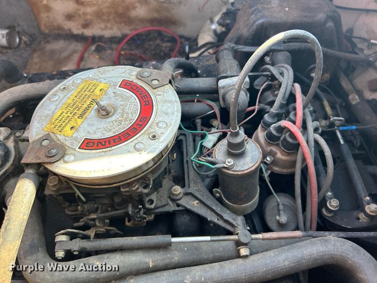 image for item NB9333 1981 Thunderbird F-20 LS boat