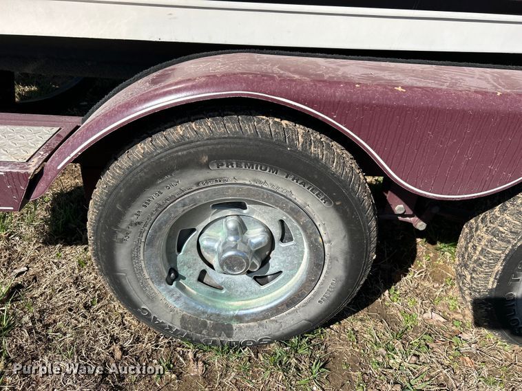 image for item NB9333 1981 Thunderbird F-20 LS boat