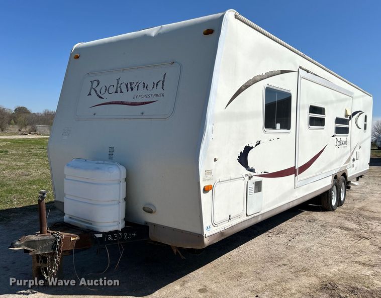 image for item NB9335 2006 Forest River Rockwood camper