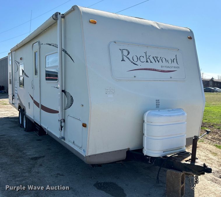 image for item NB9335 2006 Forest River Rockwood camper