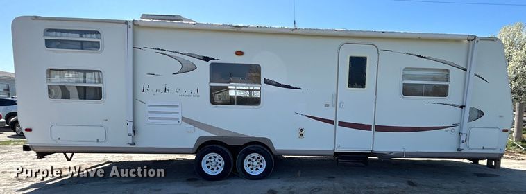 image for item NB9335 2006 Forest River Rockwood camper