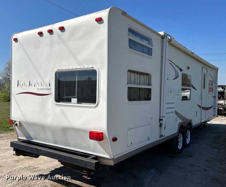 image for item NB9335 2006 Forest River Rockwood camper