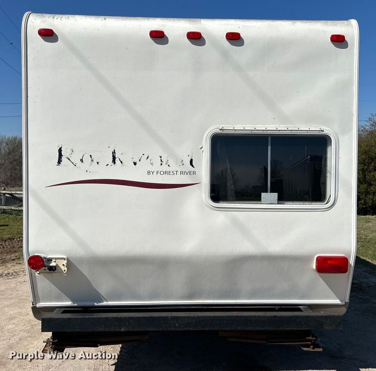 image for item NB9335 2006 Forest River Rockwood camper