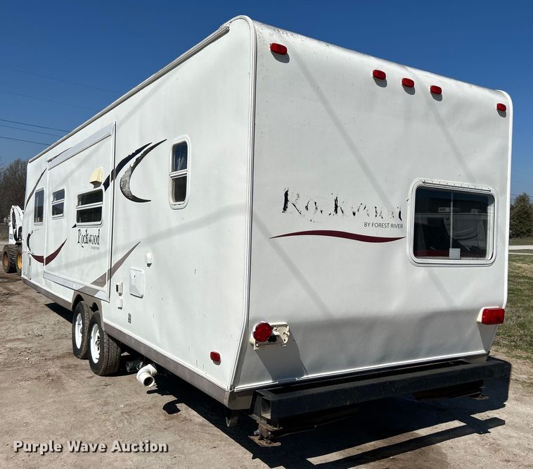image for item NB9335 2006 Forest River Rockwood camper
